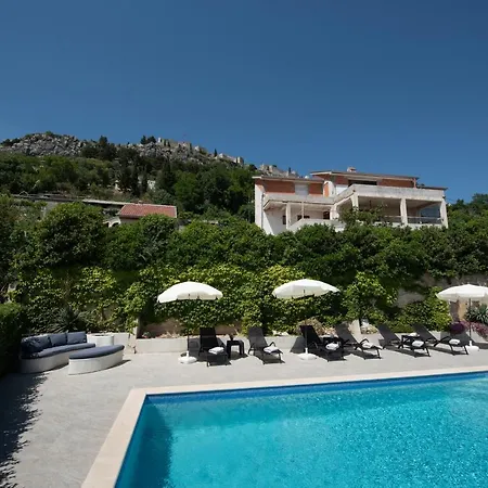 House App Grace With Pool And View In Apartment Klis