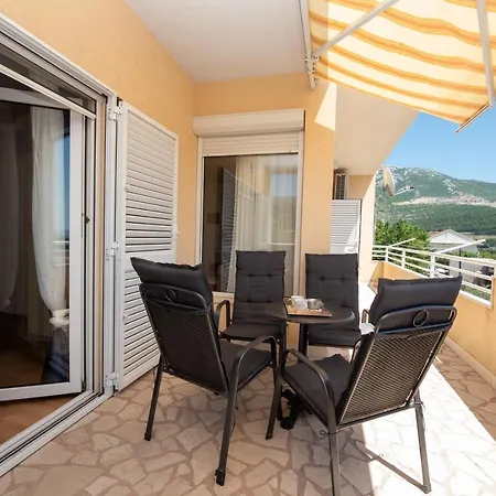 Apartment House App Grace With Pool And View In *