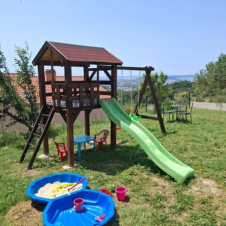 Appartamento House App Grace With Pool And View In